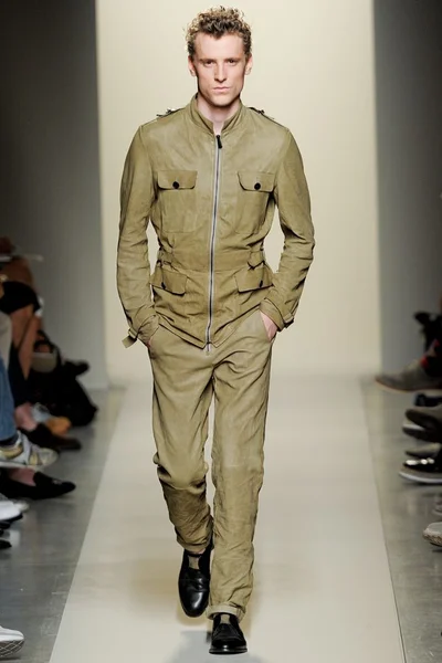 Look 28